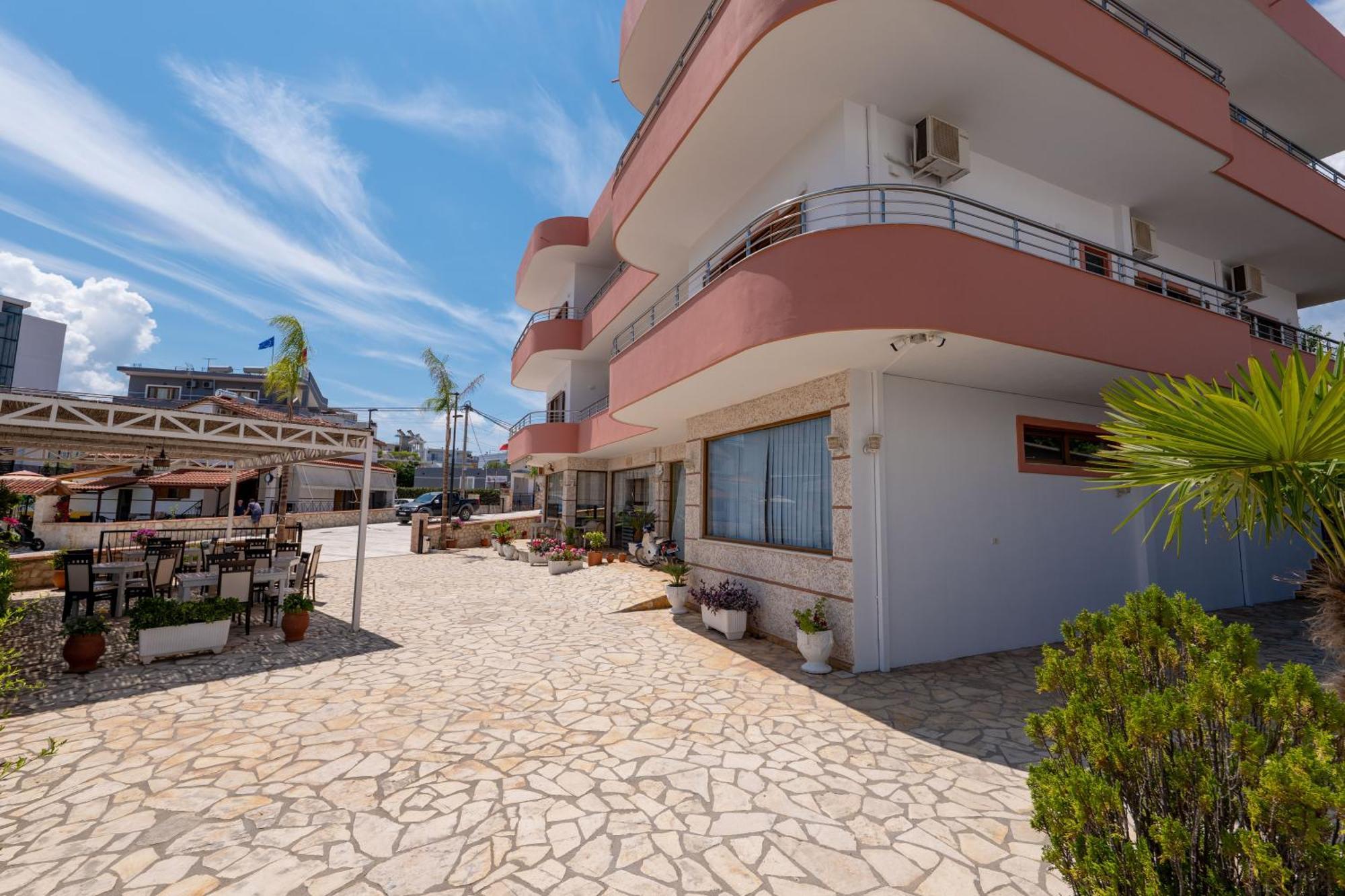 Doni Apartments Ksamil Exterior photo